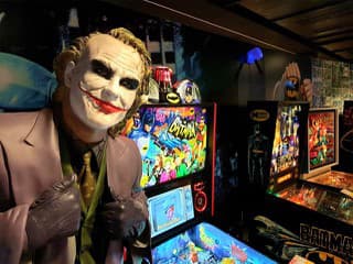 Unikátne múzeum kúsok od nás: Medzi jukeboxami a pinballmi sa ukrýva aj historický porno automat