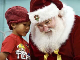 Neuveriteľné fakty o Santovi: Letí šialenou rýchlosťou a jeho soby spia pri prežúvaní