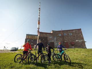 Najvyššia cyklocesta v strednej Európe povedie na Kráľovu hoľu, hotová má byť čoskoro