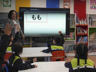 Nočné telefonáty, hrozby, spory: Japonských učiteľov trápia príšerní rodičia detí