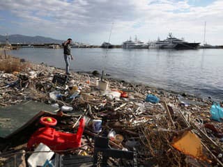 Na ostrovy pri Škótsku vyplavilo more plasty zo 60. rokov minulého storočia