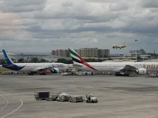 Vojna na Blízkom východe paralyzuje dopravu: Letenky zdraželi až o 720 percent