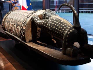 Po sto rokoch sa čakanie skončilo: Pobrežie Slonoviny dostalo späť svoj posvätný hovoriaci bubon