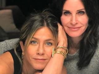 Jennifer Aniston a Courteney Cox sú nerozlučnými priateľkami tri desaťročia: Toto svetové hviezdy spája