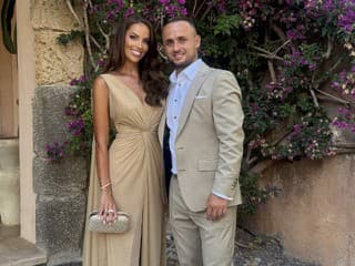 Simona Leskovská zažiarila na rozprávkovej svadbe známeho futbalistu. Po boku Stanislava Lobotku boli neprehliadnuteľní