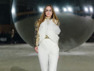 VIDEO: Marcel Holubec W sa v najnovšej kolekcii inšpiroval Janou Z Arcu: Je oslavou žien, ktoré sa nevzdávajú