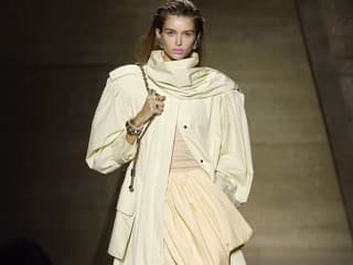 Tento typ sukne ovládne trendy na jar/leto 2026: Pozrite, čo sa bude nosiť