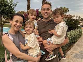 Jeden z najsledovanejších párov Jiří Král s manželkou prišli o bábätko: Známa rodina s tromi deťmi prežíva ťažké chvíle