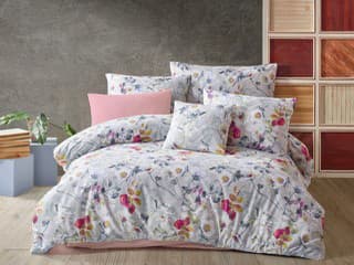 Spálňa v rozkvete: Od drobných vlčích makov až po bohaté kvetinové vzory