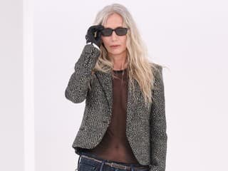 Prehliadka Tom Ford ako posta 90. rokom: Zažiarili generačne rôznorodé modelky, medzi nimi aj česká stylistka