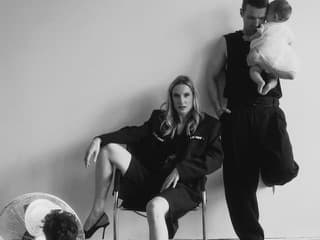 Adela a Viktor Vinczeovci prvýkrát ako štvorčlenná rodina: K Maxíkovi pribudla malá Lujza, fotografia všetkých dojala