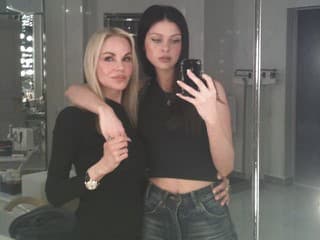 Nicola Peltz s mamou: Sú ako sestry, pozrite na tú neuveriteľnú podobu