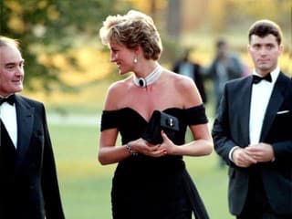 „Šaty pomsty“ princeznej Diany: Napriek nevere svojho manžela, bola hviezdou vďaka tomuto strihu