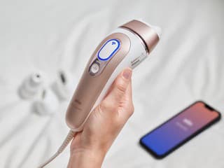 Vylepšený Smart IPL od Braun na jednoduché odstraňovanie chĺpkov v pohodlí domova