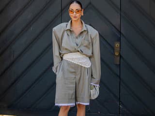 Letné outfity, ktoré opticky uberú 5 kilogramov: Stylisti odporúčajú tieto kombinácie