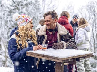 Jan Nedbal a Lukáš Příkazký v bláznivej horskej groteske Pod Sněžkou! Najväčšie problémy sa začínajú, až keď sa zastavia vleky