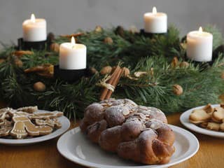 Najjednoduchší recept na domácu vianočku: Mäkká, voňavá a vždy vydarená