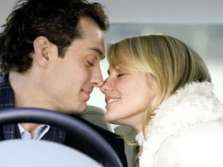 Najromantickejšie vianočné scény vo filmoch, ktoré si ženy tajne želajú zažiť