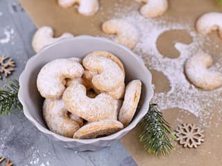 Vanilkové rožky s pomarančovou kôrou a kardamónom: Jemné vianočné pokušenie s nečakaným twistom