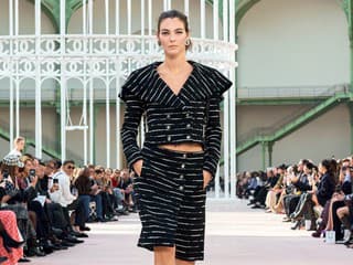 CHANEL jar/leto 2025 v znamení rozprestretých krídel: Okúzľujúca show ako výletná plavba v hlavnej lodi Grand Palais