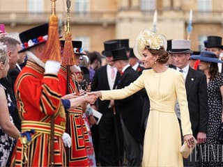 Kate Middleton musí nasledovať 152 ročné pravidlá etikety: Dáva si pozor na to, kedy smie jesť a dokonca aj ako sedieť