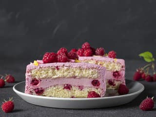 Citrónovo – malinový koláč s ružovou polevou: Dokonalý jarný dezert
