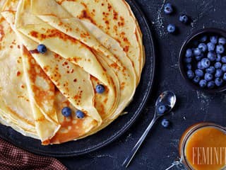 Palacinky so slaným karamelom a bielym jogurtom: Perfektné, rýchle raňajky