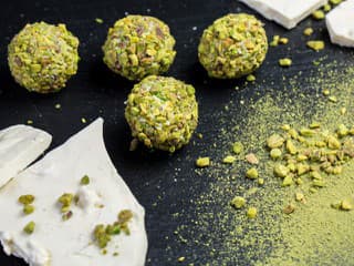 Pistáciovo čokoládové pralinky: Inšpirované chuťou dubajskej čokolády