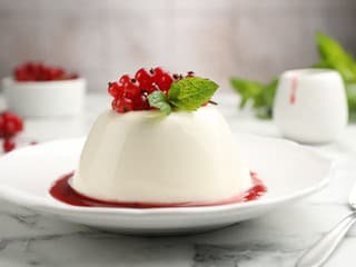 Panna cotta ako z francúzskej cukrárne: Krémový dezert, ktorý zvládnete aj doma