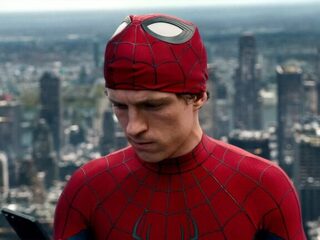 Tom Holland ako ho nepoznáte: Nový Spider-Man očaril kritikov, no vyčítajú mu jednu veľkú vec