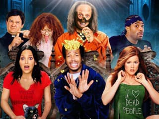 Kultová paródia z roku 2000 sa vrátila v plnej sile. Novému Scary Movie podarilo zničiť konkurenciu v kinách