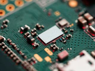 Apokalypsa v priamom prenose: Výrobcovia neprežijú nedostatok čipov, tvrdí šéf Phisonu