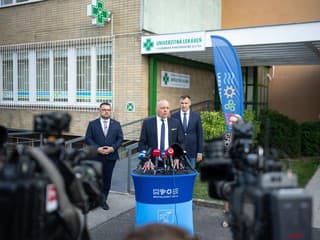 Koniec nočného zháňania liekov: V Bratislave otvorili prvú 24-hodinovú lekáreň