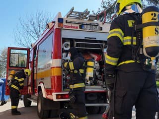Požiar pri Stráňach pod Tatrami: Zasahoval aj vrtuľník, hasiči už majú situáciu pod kontrolou