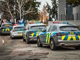 Polícia zasahovala na Šustekovej ulici v Bratislave: Zadržali troch mladíkov pre násilný čin