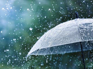 Veľká zmena počasia: Ochladí sa až o 15°C a celé Slovensko zasiahne dážď