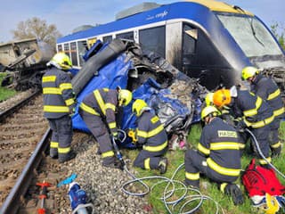 AKTUÁLNE Hrozná tragédia na železnici: Hlásia 21 ranených aj obeť! Doprava je ochromená. Mrazivé FOTO