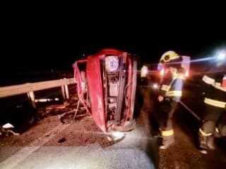 ŤAŽKÁ HROMADNÁ NEHODA na rýchlostnej ceste: Zrazilo sa až 6 áut! Viacero ranených, mrazivé FOTO