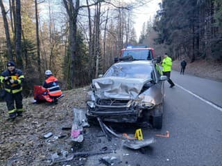 AKTUÁLNE ŤAŽKÁ ZRÁŽKA Ranených museli z áut vyprostiť, vyslali aj vrtuľník. FOTO z miesta nešťastia