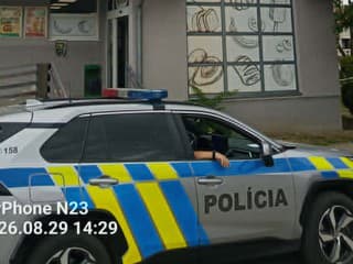 TRAGÉDIA na ulici: Muža okradli, krátko na to zomrel pred obchodom! FOTO Polícia oblasť opáskovala