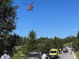FOTO STRAŠNÁ TRAGÉDIA na ceste: Vyslali aj vrtuľník, hlásia OBEŤ, vodička UŠLA! Šokujúce zistenie polície