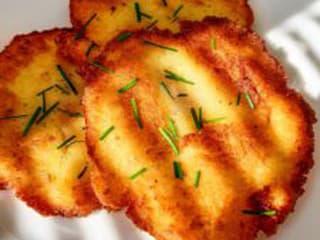 Tradičné zemiakové placky ako od babky: Vyskúšajte tento chutný recept!