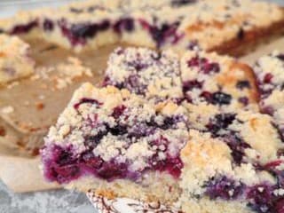 Tajná ingrediencia v čučoriedkovom koláči? Určite ju máte doma, no nikdy by vás nenapadlo pridať ju do cesta!