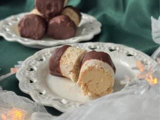 Vianočné štafetky v čokoláde s kávovo-rumovým krémom