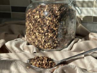 Domáca čokoládová granola len z pár surovín
