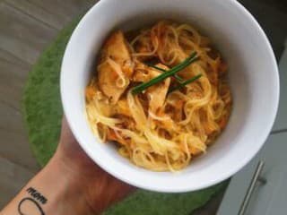 Ryžové rezance s kuracím mäsom