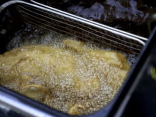 Ako dlho vyprážať rezne vo fritéze? Finta, ako zistiť, že sú hotové