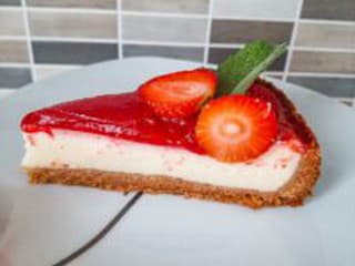 Prečo je pečený malinový cheesecake lepší ako nepečený? Vyskúšajte si to na tomto recepte!