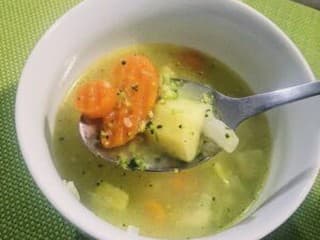 Zeleninová polievka na masle – vegetariánsky recept