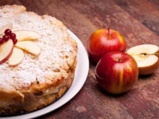 Nepečená jablková torta: Recept, po ktorom sa oblíže celá rodina